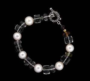 Armband odlade sötvattenspärlor citriner 