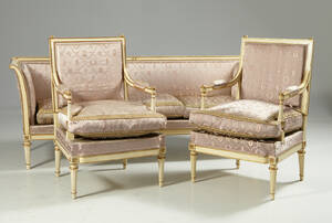 Soffa karmstolar i gustavisnsks stil