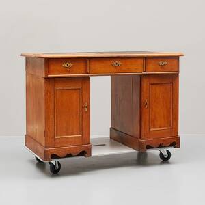 Skrivbord, längd 126 cm