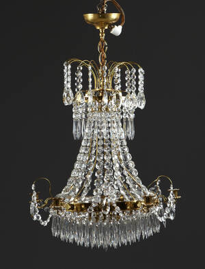 Ljuskrona i gustaviansk stil