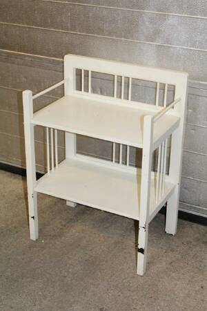 LITEN VIT HYLLA, H 65, B 48 CM