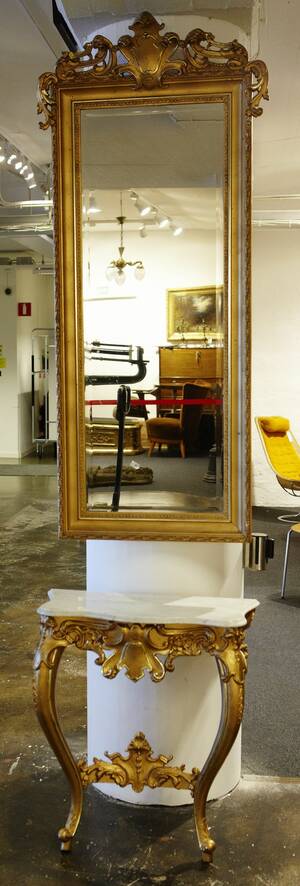 Spegel med konsolbord