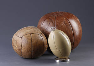 Samling vintage bolde af læder og plast 3