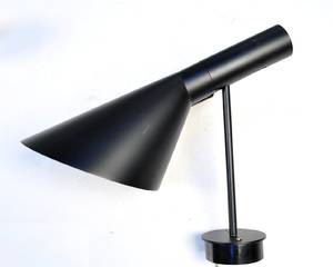 Arne Jacobsen 1902- 1971. AJ-væglampe