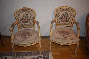 2 karmstolar rokokostil