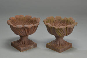 Par havekummer af jern 2