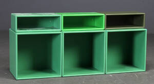 Peter J. Lassen. Seks væghængte reolmoduler 6