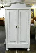 Klädskåp vitmålat