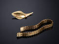  Armbånd og broche af guld 2