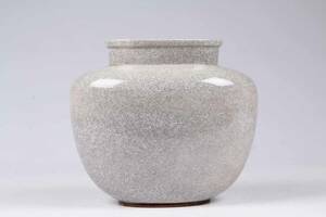 Bing og Grøndahl. Vase i krakele nr. 511 2 sort.