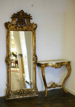 Spegel med konsolbord i nyrokoko