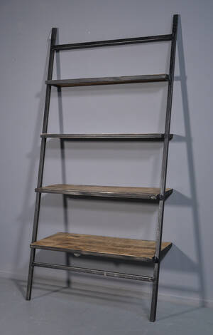 Bogreol i industrielt design