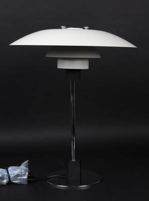 Poul Henningsen. PH 43. Bordlampe.