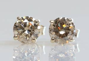 Par brillantørestikker, ca. 1.35 ct. 2