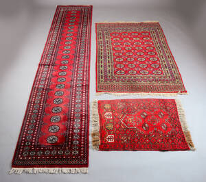 Tre Bochara tæpper, 350x78, 97x68 og 178x122 cm
