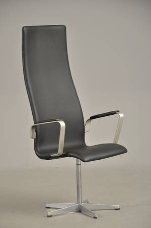 Arne Jacobsen 1902-1971 Oxfort højrygget armstol