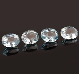 Uindfattet blå topas 4