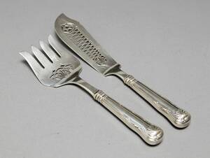 Uppläggningsbestick för fisk i silver