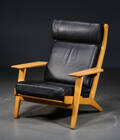 Hans J. Wegner. Lænestol model GE290A, sort læder