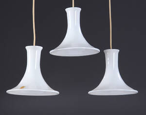 Michael Bang for Holmegaard. Tre små Mandarin pendler, Ø 18 cm. 3