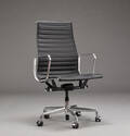 Charles Eames. Kontorstol model EA-337, Aluminum Group Executive chair, sort læder 