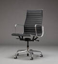 Charles Eames. Kontorstol model EA-337, Aluminum Group Executive chair, sort læder 