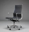  Charles Eames. Kontorstol model EA-337, Aluminum Group Executive chair, sort læder 