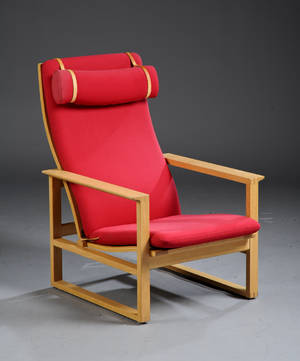 Børge Mogensen 1914-1072. Højrygget hvilestol Slædestolen model 2254 af massiv eg