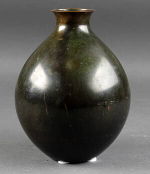 Just andersen vase af bronze, kugleformet. 