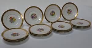 Royal Copenhagen. 16 frugttallerkener af porcelæn. 16