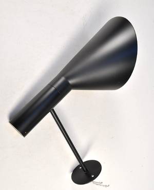 Arne Jacobsen 1902- 1971. AJ-væglampe