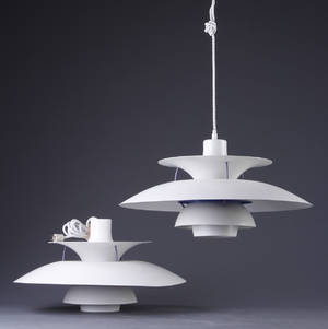 Poul Henningsen 1894-1967. Et par PH5 pendler 2