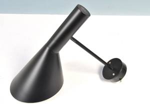 Arne Jacobsen 1902- 1971. AJ-væglampe