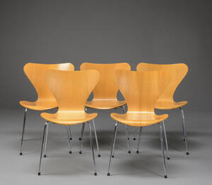 Arne Jacobsen. Fem stole model 3107 5 Denne vare er sat til omsalg under nyt varenummer 4111668