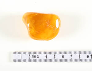 Ravklump, fundet på Fur. Vægt 27 gram