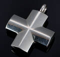 Georg Jensen. Moderne vedhæng af sterlingsølv i form af kors