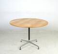 Charles  Ray Eames, Esstisch  Tisch aus der Alu Group von Vitra