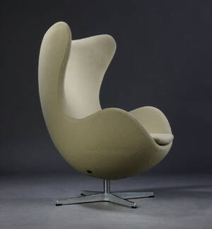 Arne Jacobsen. Hvilestol Ægget model 3316 