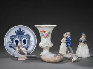 En samling Royal Copenhagen og Bing og Grøndahl, figurer og vaser af porcelæn mm. 8 Denne vare er sat til omsalg under nyt varenummer 4942115