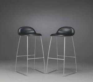 Gubi Chairs. To barstole 2  Denne vare er sat til omsalg under nyt varenummer 4111396