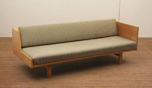 Hans J. Wegner, 1914-2007. Briks