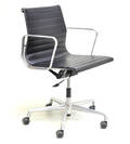 Charles Eames 1907 - 1978. Kontorstol, model EA117, sort læder