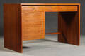 Schreibtisch in Teak.