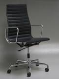 Charles Eames. Kontorstol, model EA-119 Full Leather 