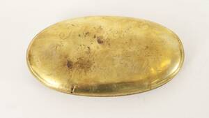 Tobaksdosa i mässing, daterad 1845