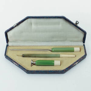 SKRIVBORDSSET, 1900-talets första del