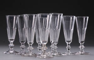 9 champagnefløjter