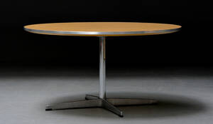 Arne Jacobsen. Lounge sofabord. Ø 90 cm Denne vare er sat til omsalg under nyt varenummer 5064449