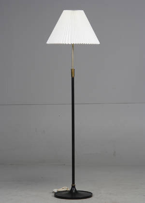 Aage Petersen for Le Klint. Standerlampe, model 339