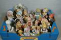 Diverse figuriner i porslin, konstmassa, keramik